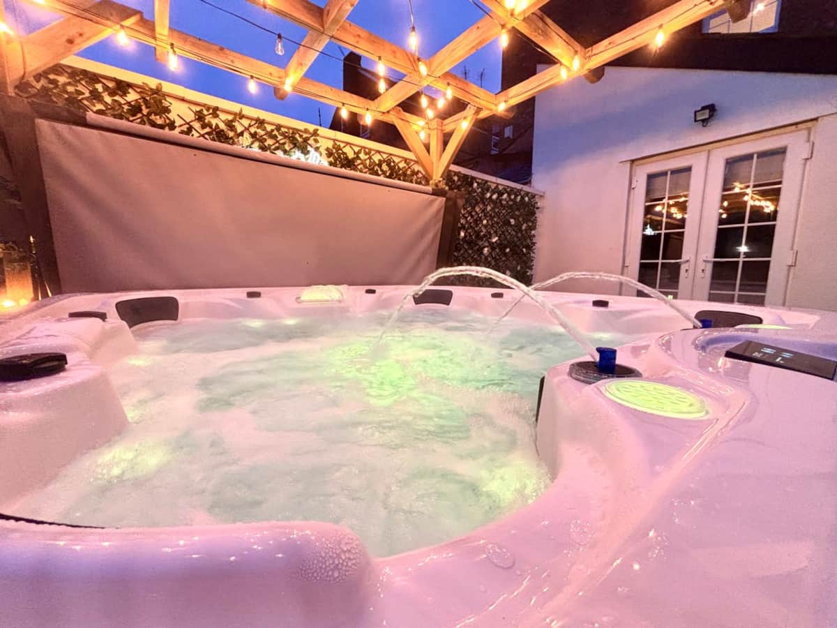 Private hot tub at Apartment 1